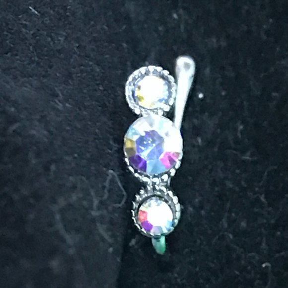 Two Clip On (No piercing needed) Earrings - Picture 9 of 16